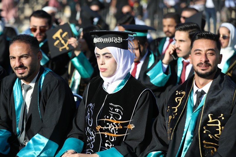 جامعة الزيتونة تحتفل بتخريج الفوج الثامن والعشرين للفصل الدراسي الثاني.
