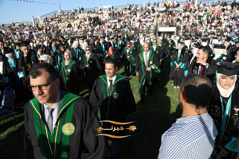جامعة الزيتونة تحتفل بتخريج الفوج الثامن والعشرين للفصل الدراسي الثاني.