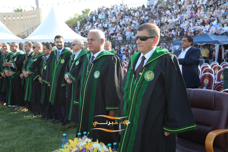 جامعة الزيتونة تحتفل بتخريج الفوج الثامن والعشرين للفصل الدراسي الثاني.