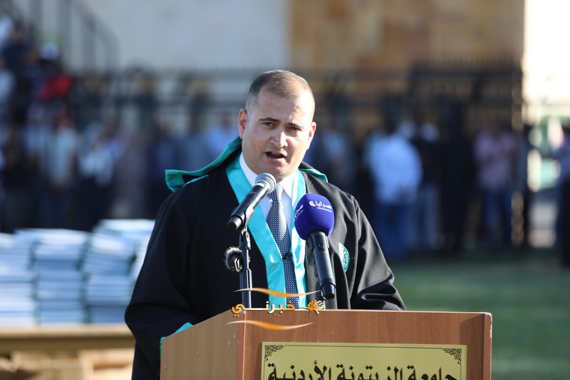 جامعة الزيتونة تحتفل بتخريج الفوج الثامن والعشرين للفصل الدراسي الثاني.