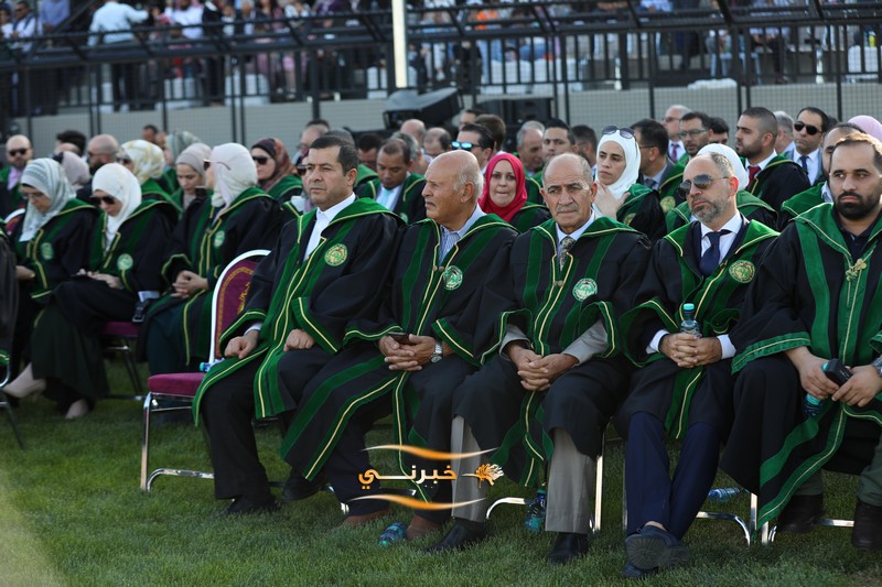 جامعة الزيتونة تحتفل بتخريج الفوج الثامن والعشرين للفصل الدراسي الثاني.