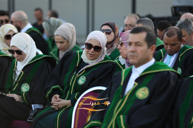 جامعة الزيتونة تحتفل بتخريج الفوج الثامن والعشرين للفصل الدراسي الثاني.