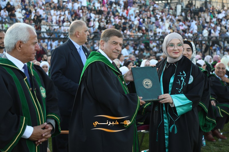 جامعة الزيتونة تحتفل بتخريج الفوج الثامن والعشرين للفصل الدراسي الثاني.
