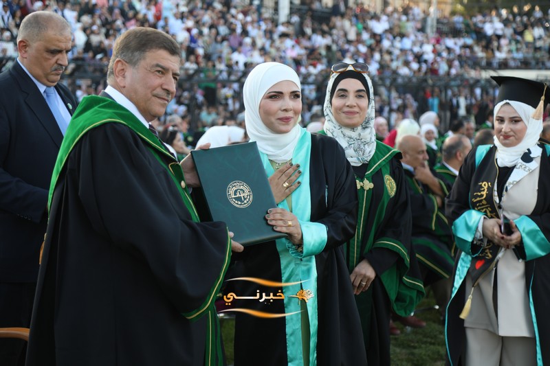 جامعة الزيتونة تحتفل بتخريج الفوج الثامن والعشرين للفصل الدراسي الثاني.