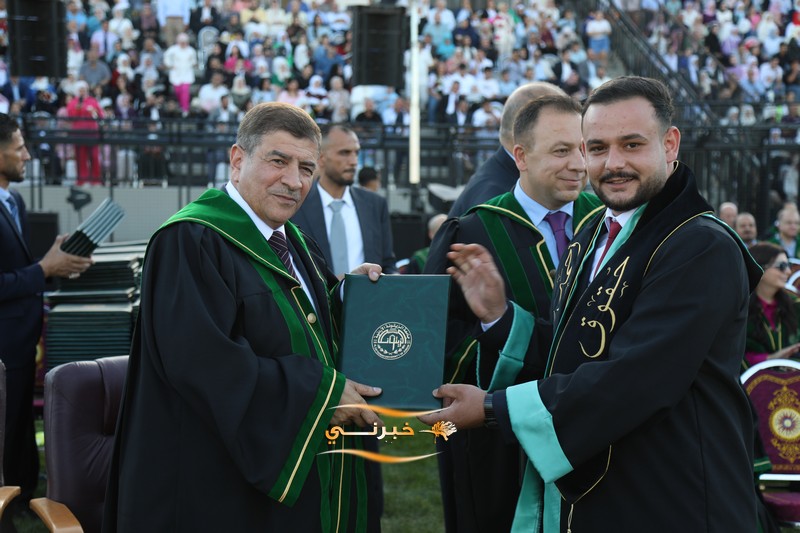 جامعة الزيتونة تحتفل بتخريج الفوج الثامن والعشرين للفصل الدراسي الثاني.