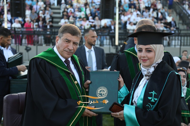 جامعة الزيتونة تحتفل بتخريج الفوج الثامن والعشرين للفصل الدراسي الثاني.