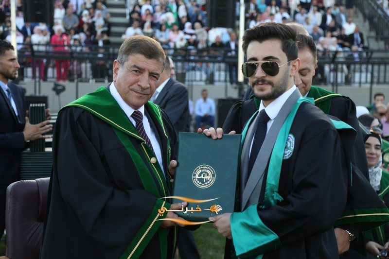 جامعة الزيتونة تحتفل بتخريج الفوج الثامن والعشرين للفصل الدراسي الثاني.