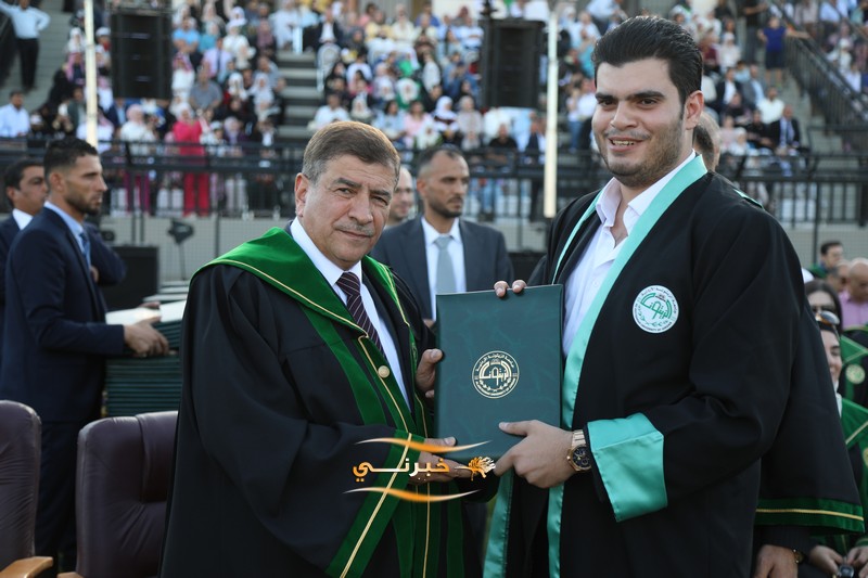 جامعة الزيتونة تحتفل بتخريج الفوج الثامن والعشرين للفصل الدراسي الثاني.