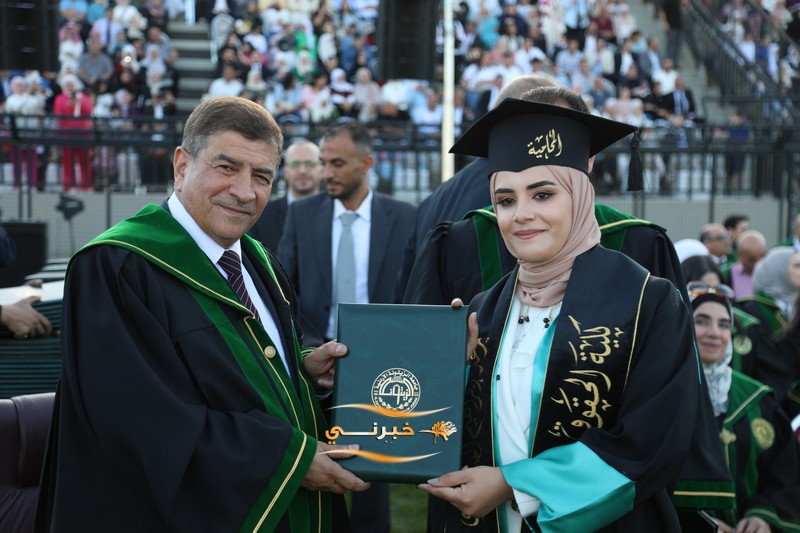 جامعة الزيتونة تحتفل بتخريج الفوج الثامن والعشرين للفصل الدراسي الثاني.