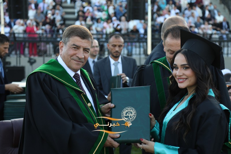 جامعة الزيتونة تحتفل بتخريج الفوج الثامن والعشرين للفصل الدراسي الثاني.