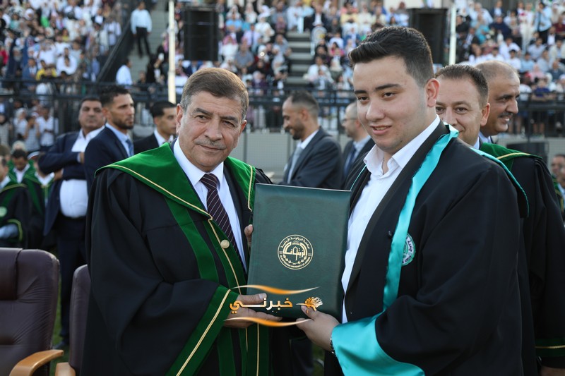 جامعة الزيتونة تحتفل بتخريج الفوج الثامن والعشرين للفصل الدراسي الثاني.