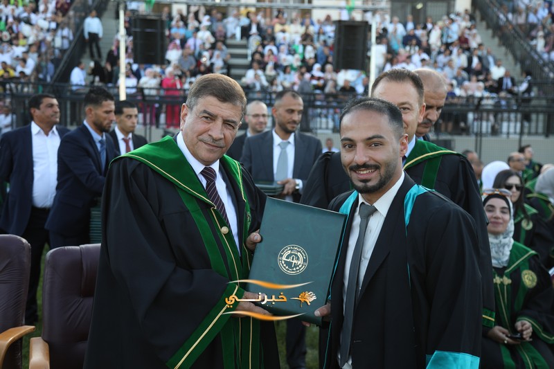 جامعة الزيتونة تحتفل بتخريج الفوج الثامن والعشرين للفصل الدراسي الثاني.