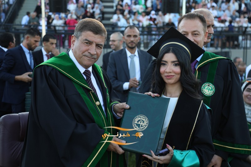 جامعة الزيتونة تحتفل بتخريج الفوج الثامن والعشرين للفصل الدراسي الثاني.