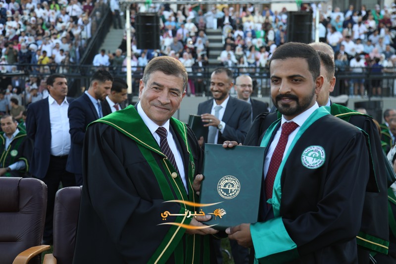 جامعة الزيتونة تحتفل بتخريج الفوج الثامن والعشرين للفصل الدراسي الثاني.