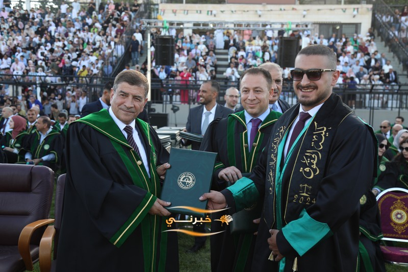 جامعة الزيتونة تحتفل بتخريج الفوج الثامن والعشرين للفصل الدراسي الثاني.