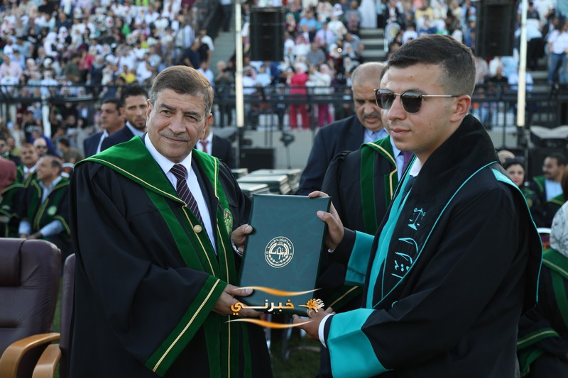 جامعة الزيتونة تحتفل بتخريج الفوج الثامن والعشرين للفصل الدراسي الثاني.