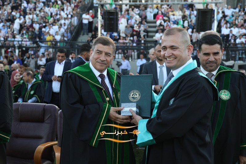 جامعة الزيتونة تحتفل بتخريج الفوج الثامن والعشرين للفصل الدراسي الثاني.