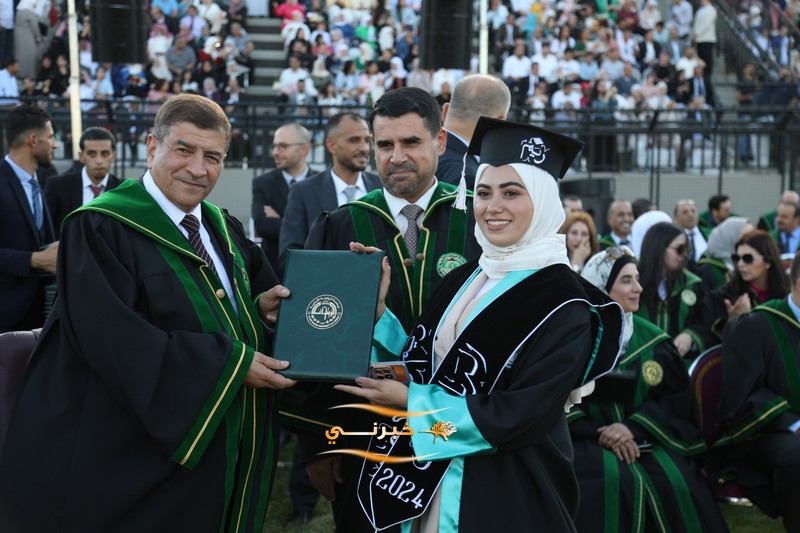 جامعة الزيتونة تحتفل بتخريج الفوج الثامن والعشرين للفصل الدراسي الثاني.