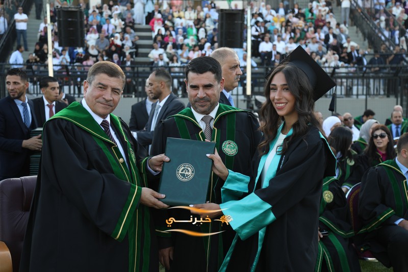 جامعة الزيتونة تحتفل بتخريج الفوج الثامن والعشرين للفصل الدراسي الثاني.