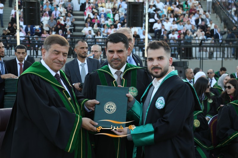 جامعة الزيتونة تحتفل بتخريج الفوج الثامن والعشرين للفصل الدراسي الثاني.