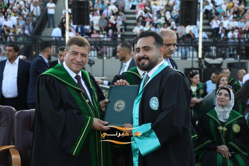 جامعة الزيتونة تحتفل بتخريج الفوج الثامن والعشرين للفصل الدراسي الثاني.