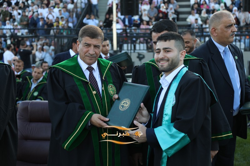 جامعة الزيتونة تحتفل بتخريج الفوج الثامن والعشرين للفصل الدراسي الثاني.