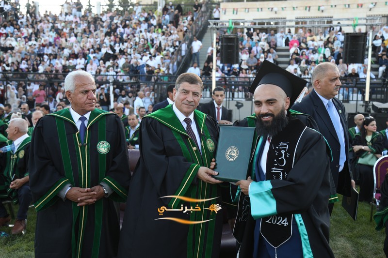 جامعة الزيتونة تحتفل بتخريج الفوج الثامن والعشرين للفصل الدراسي الثاني.