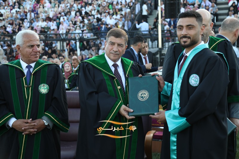 جامعة الزيتونة تحتفل بتخريج الفوج الثامن والعشرين للفصل الدراسي الثاني.