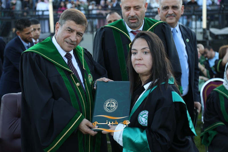 جامعة الزيتونة تحتفل بتخريج الفوج الثامن والعشرين للفصل الدراسي الثاني.