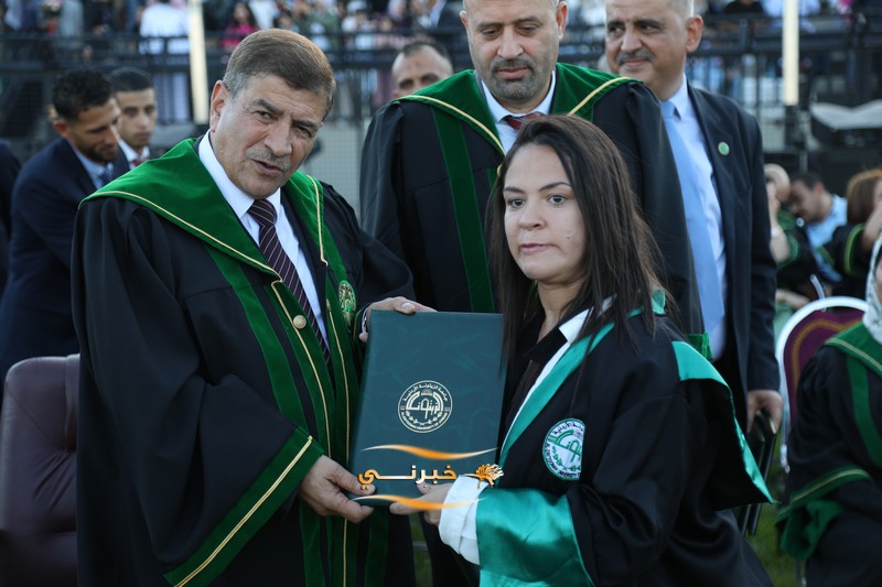 جامعة الزيتونة تحتفل بتخريج الفوج الثامن والعشرين للفصل الدراسي الثاني.