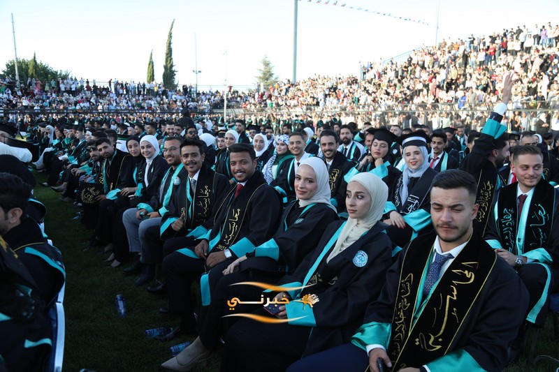جامعة الزيتونة تحتفل بتخريج الفوج الثامن والعشرين للفصل الدراسي الثاني.