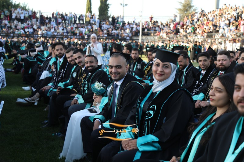 جامعة الزيتونة تحتفل بتخريج الفوج الثامن والعشرين للفصل الدراسي الثاني.
