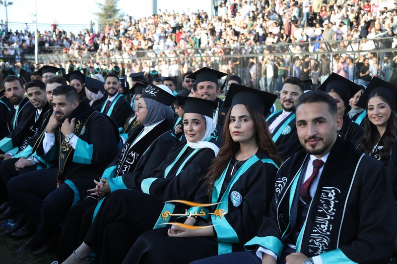 جامعة الزيتونة تحتفل بتخريج الفوج الثامن والعشرين للفصل الدراسي الثاني.