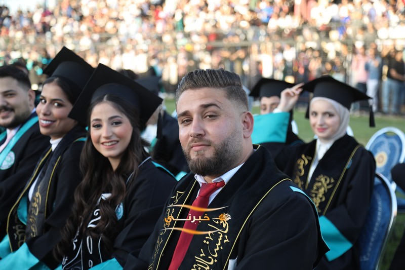 جامعة الزيتونة تحتفل بتخريج الفوج الثامن والعشرين للفصل الدراسي الثاني.