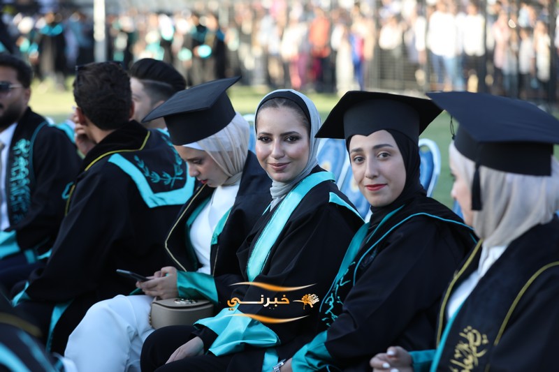 جامعة الزيتونة تحتفل بتخريج الفوج الثامن والعشرين للفصل الدراسي الثاني.