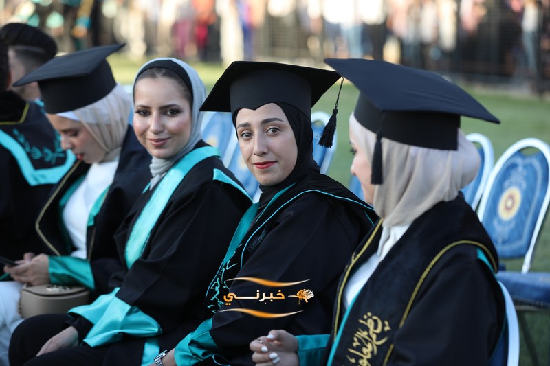 جامعة الزيتونة تحتفل بتخريج الفوج الثامن والعشرين للفصل الدراسي الثاني.