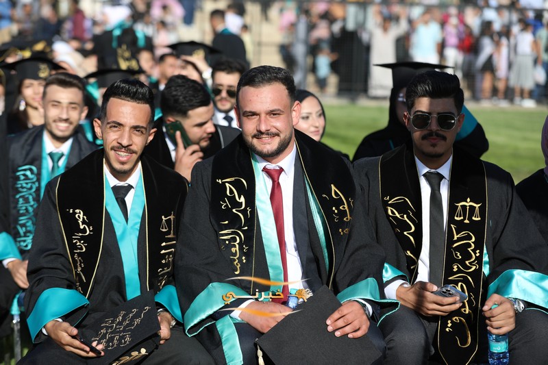 جامعة الزيتونة تحتفل بتخريج الفوج الثامن والعشرين للفصل الدراسي الثاني.