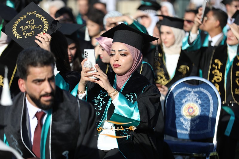 جامعة الزيتونة تحتفل بتخريج الفوج الثامن والعشرين للفصل الدراسي الثاني.