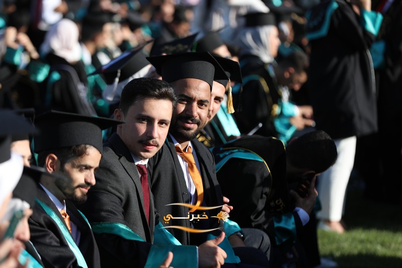 جامعة الزيتونة تحتفل بتخريج الفوج الثامن والعشرين للفصل الدراسي الثاني.