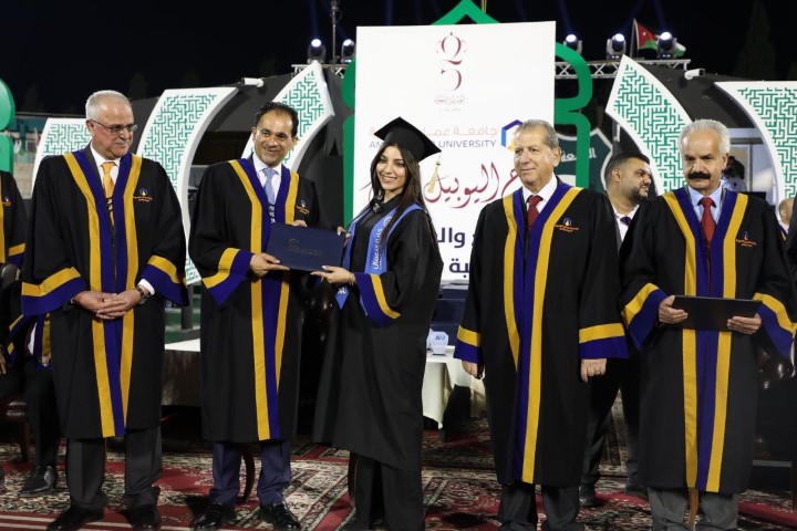 الجازي يرعى حفل تخريج فوج اليوبيل الفضي لجامعة عمان العربية