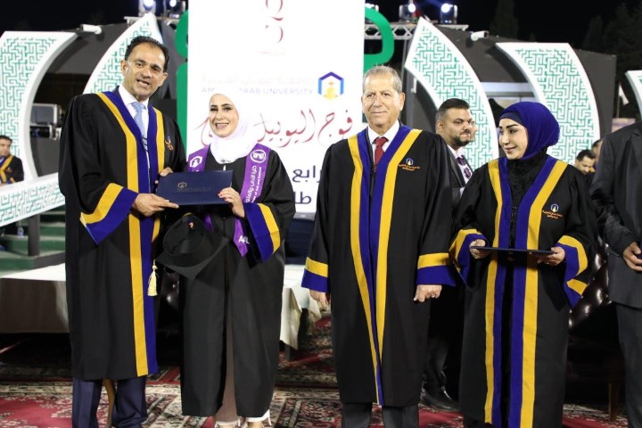 الجازي يرعى حفل تخريج فوج اليوبيل الفضي لجامعة عمان العربية