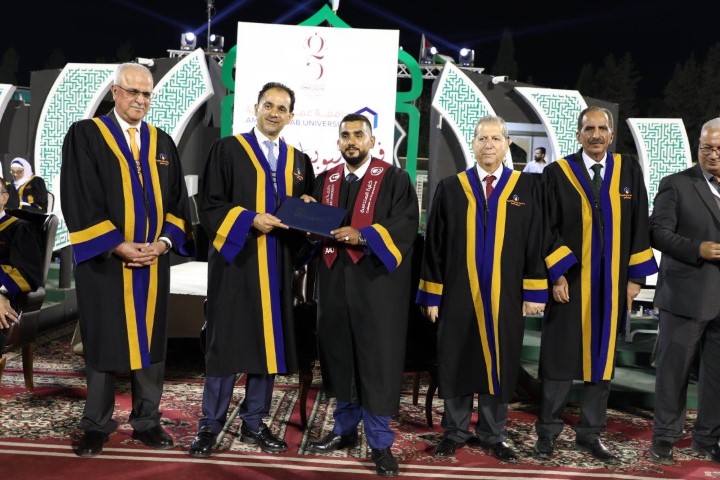 الجازي يرعى حفل تخريج فوج اليوبيل الفضي لجامعة عمان العربية