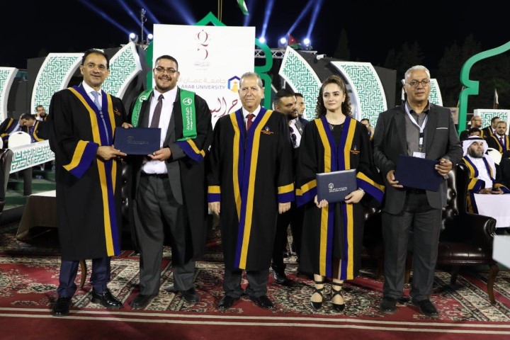 الجازي يرعى حفل تخريج فوج اليوبيل الفضي لجامعة عمان العربية