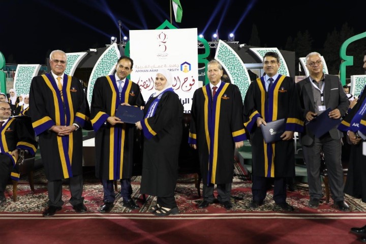 الجازي يرعى حفل تخريج فوج اليوبيل الفضي لجامعة عمان العربية