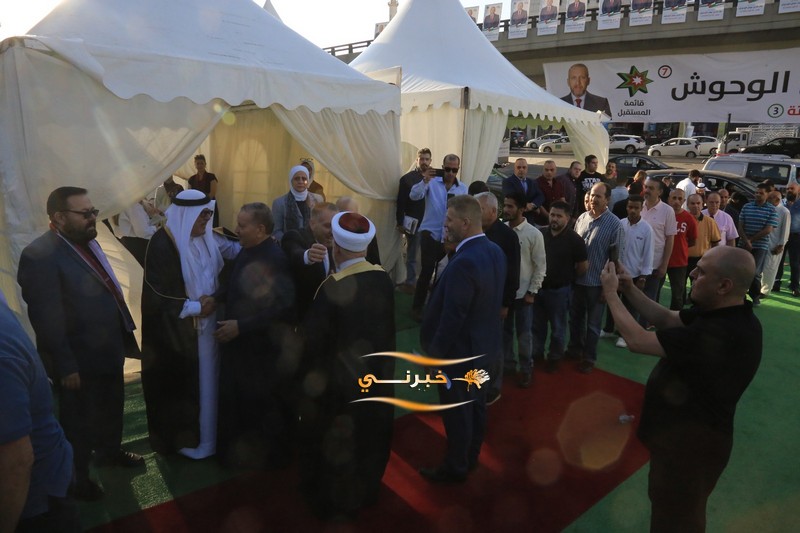 المرشح علاء الدين الوحوش يفتتح مقره الانتخابي في عمان