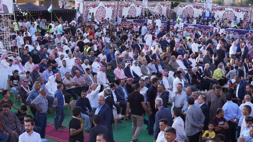 الحشود في محافظة مادبا يستقبلون حزب إرادة في مهرجان إنتخابي ضخم  - فيديو وصور 