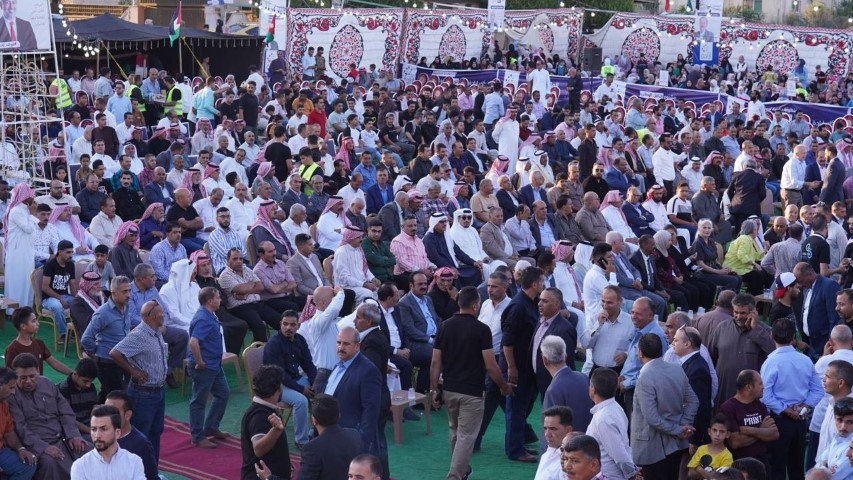 الحشود في محافظة مادبا يستقبلون حزب إرادة في مهرجان إنتخابي ضخم  - فيديو وصور 
