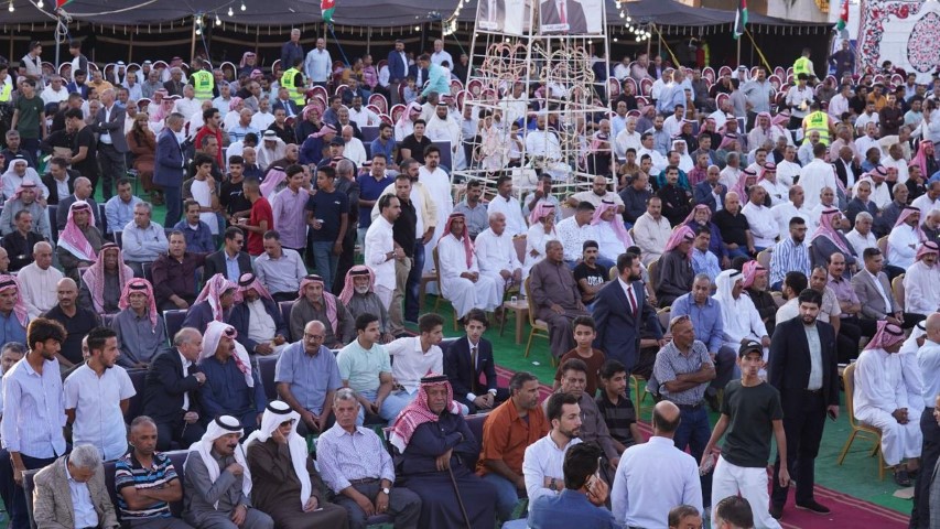 الحشود في محافظة مادبا يستقبلون حزب إرادة في مهرجان إنتخابي ضخم  - فيديو وصور 