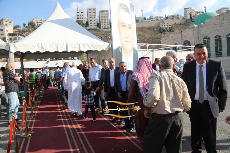 المرشح البستنجي يفتتح مقره الإنتخابي في عمان