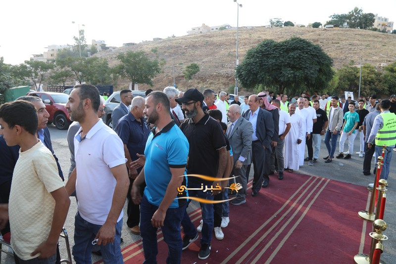 المرشح البستنجي يفتتح مقره الإنتخابي في عمان